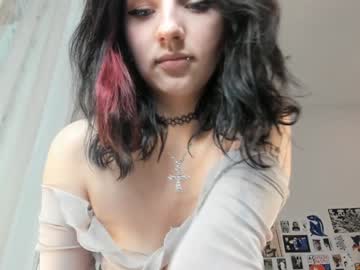girl
        vivian_qwerty cam image #5453137