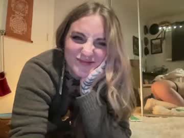 girl
        bambidear420 cam image #2715067