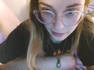 girl
        bakedmommy cam image #3201672