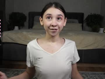 girl
        zarascarlett cam image #6038426