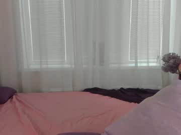 girl
        angelina_new cam image #2046622