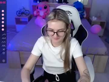 girl
        amelialuck cam image #893501