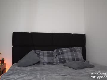 girl
        honeyyykate cam image #4333584