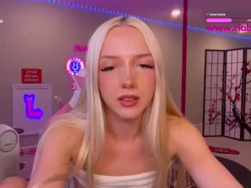girl
        riababe cam image #6457978