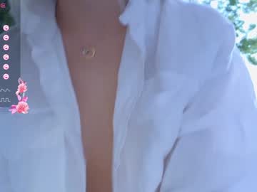 girl
        callme_star cam image #4384358