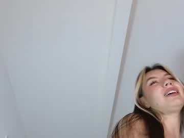 girl
        deniseone cam image #2386111