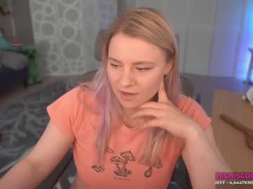 girl
        asiri_ocean cam image #4606478