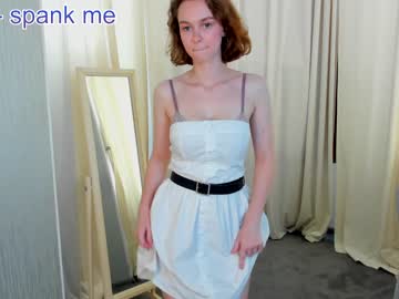 girl
        dorofaeri_coy cam image #2142751