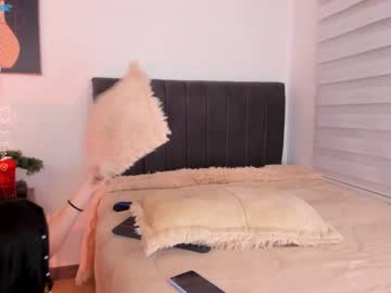 girl
        annie_roberts7 cam image #1880415