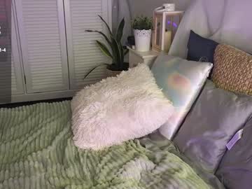 girl
        cherrrish_ cam image #5771665