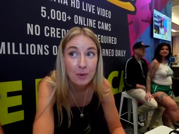 couple
        blondefoxsilverfox cam image #608153