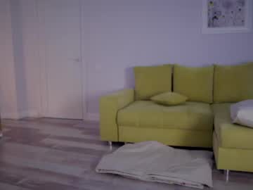 girl
        girl_next_door19 cam image #6207019