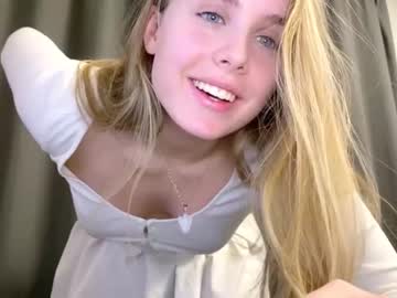 girl
        gucci_rich cam image #1097707