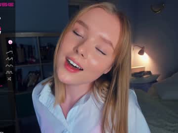 girl
        sun_shiiine cam image #1297535