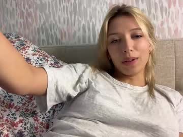 girl
        paigesylviaa cam image #5981287