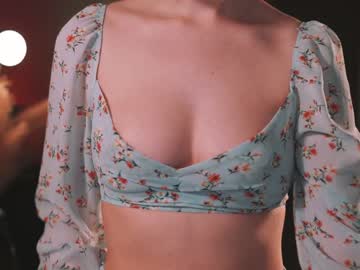 girl
        alterali cam image #4078001