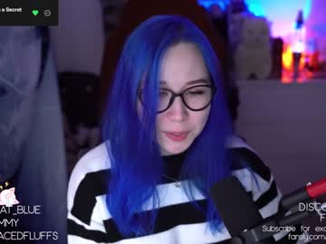 girl
        blue_mooncat cam image #1198276