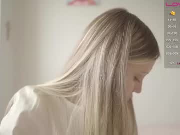 girl
        pureangeldolores cam image #3390692