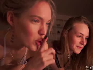 girl
        shiningstarrr cam image #6103423