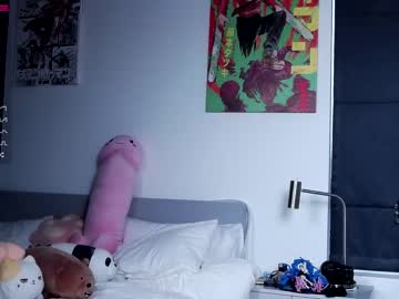 girl
        madnessalise cam image #890303