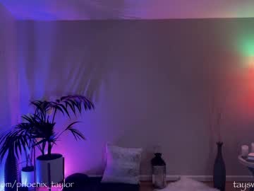 girl
        phoenix_taylor cam image #1307369