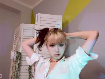 girl
        y_u_m_i_k_a cam image #1582211