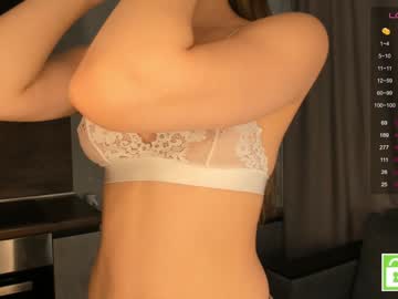 girl
        lynnatlee cam image #5776055