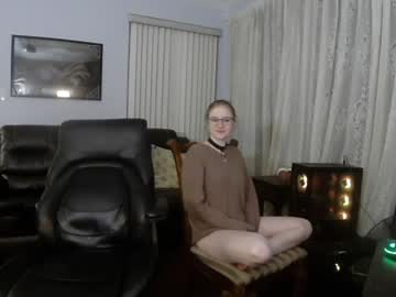 girl
        emoxbunny cam image #2930643