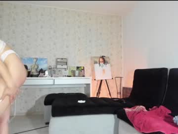 girl
        charlotte2896 cam image #1785930