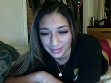 girl
        kristy_barrios cam image #1875372
