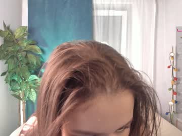 girl
        ritaschneider cam image #1412815
