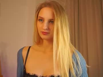 girl
        mickeydior cam image #6258759