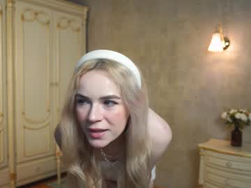 girl
        courtneyabigail cam image #3451547
