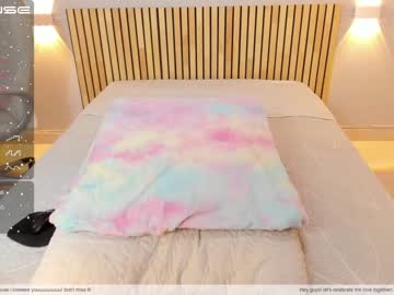 girl
        little_effy18 cam image #809335