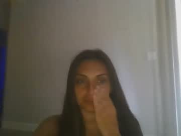 girl
        geld_88 cam image #4191501