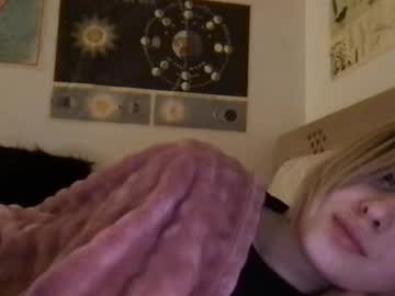 girl
        malie24 cam image #6282922
