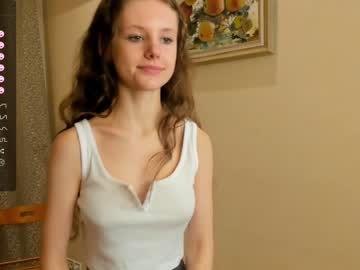 girl
        maryrogersa cam image #2293303