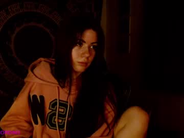 girl
        _modestmouse cam image #445917