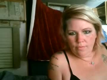 couple
        thickthighsdarkeyes cam image #2623163