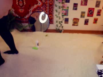 girl
        chery_lady22 cam image #6753443