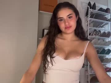 girl
        itsmellll cam image #5348479