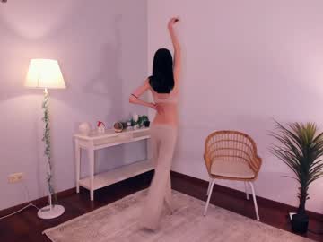 girl
        mariamhailey cam image #3487551