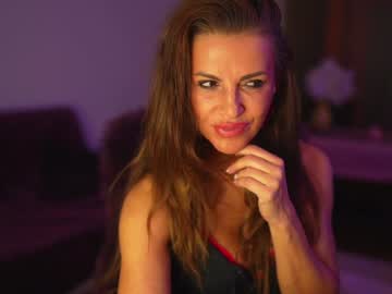 girl
        gloria_longoria cam image #5235775