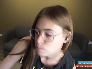 girl
        chloewildd cam image #1562050
