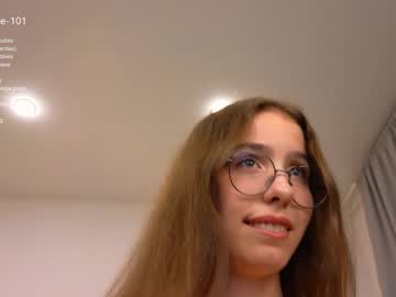 girl
        wanda_robinson cam image #4558490