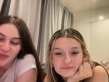 girl
        sophiekaine cam image #5638296