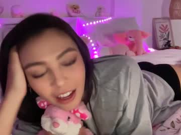 girl
        keirasworld cam image #6801696