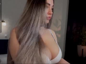 girl
        tatti_1 cam image #7000002