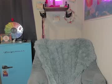 girl
        emberpheonixxx cam image #2433220