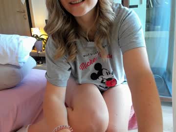 girl
        bestgirl_ofthe_neighborhood cam image #5100908